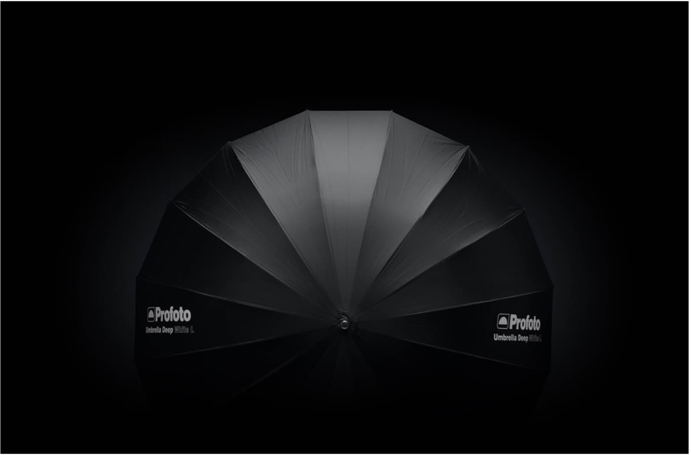 Paraguas Profoto Deep en sesión de fotografía de retrato profesional