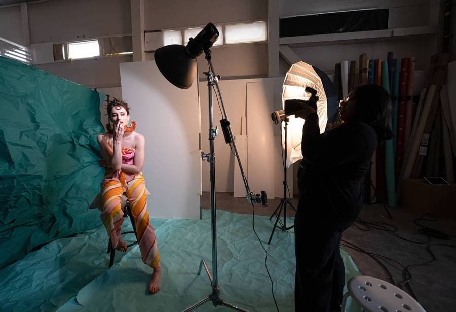 Detalle de retrato con calidad de luz profesional — catchlight y textura