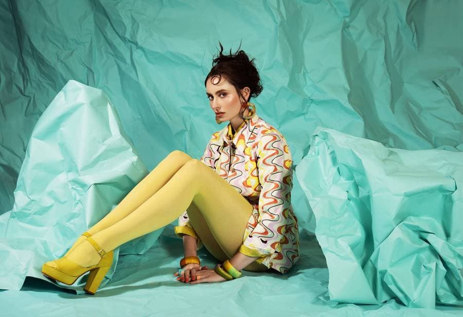 Resultado final de retrato profesional con iluminación controlada